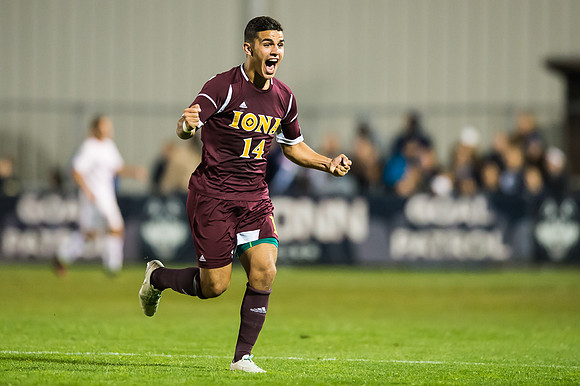 UCONN vs Iona0467
