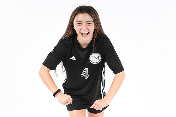 2011 ECNL Galaxy Mackenzie Schneidler-10