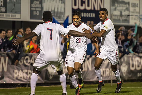 UCONN vs Iona0985