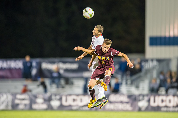 UCONN vs Iona0524